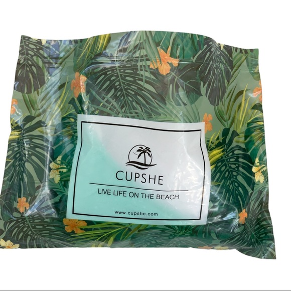 Cupshe Colorblock Wrap Crisscross One Piece Swimsuit Green & White - Picture 5 of 10